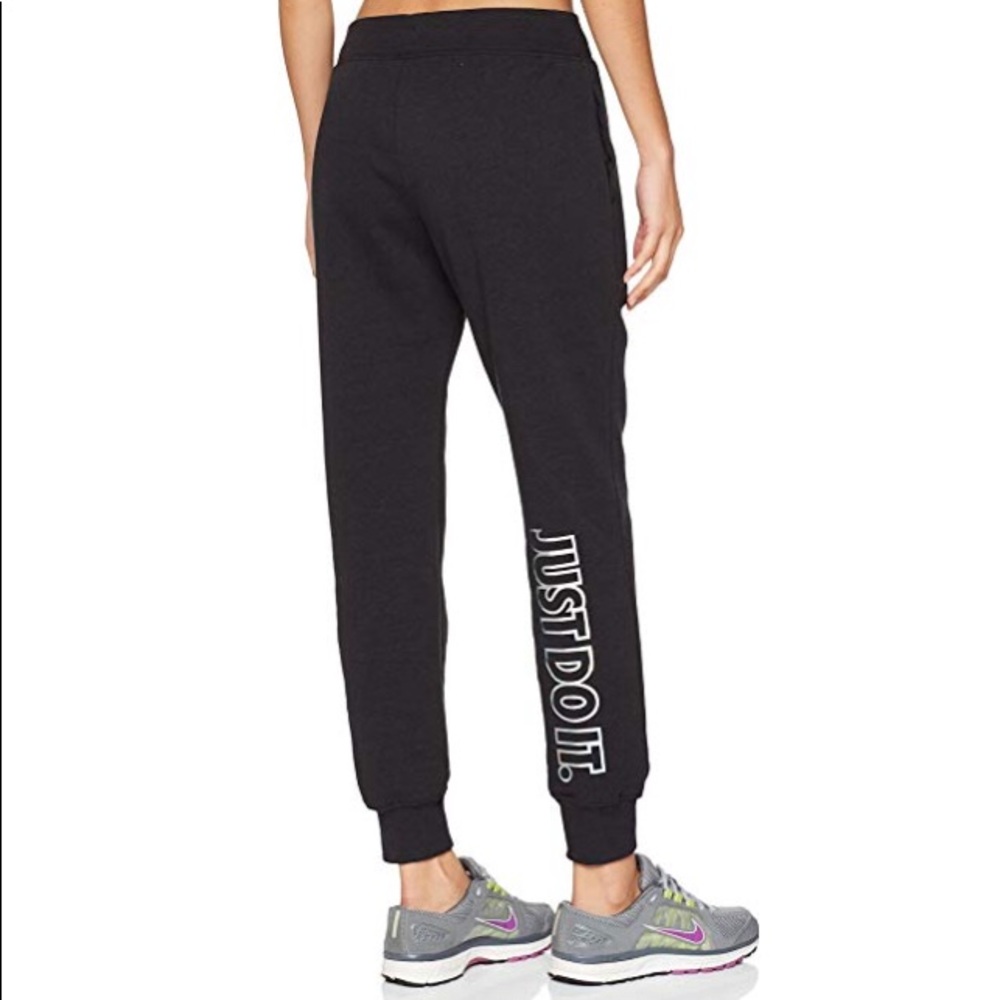 Nike women’s sweatpants